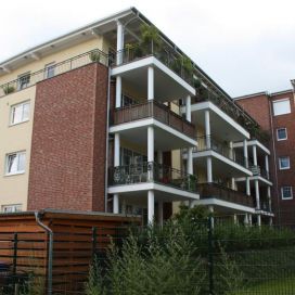Wohnungs- und Hausbau: Wohn-/ Geschäftshaus mit Tiefgarage